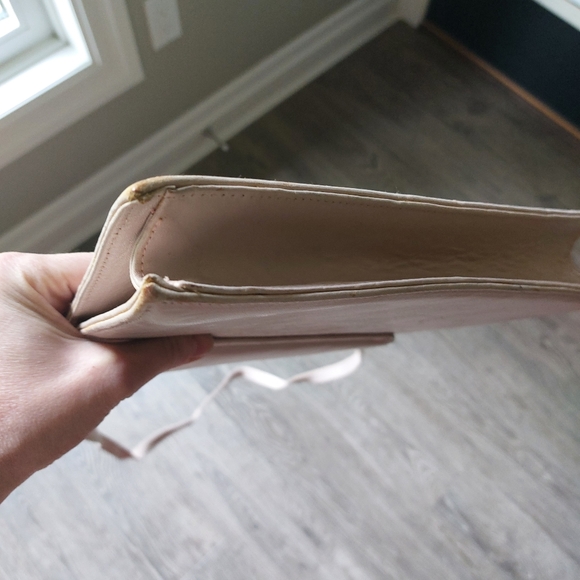 Vintage blush baby pink leather top handle crossbody bag with gold hardware - Picture 2 of 13